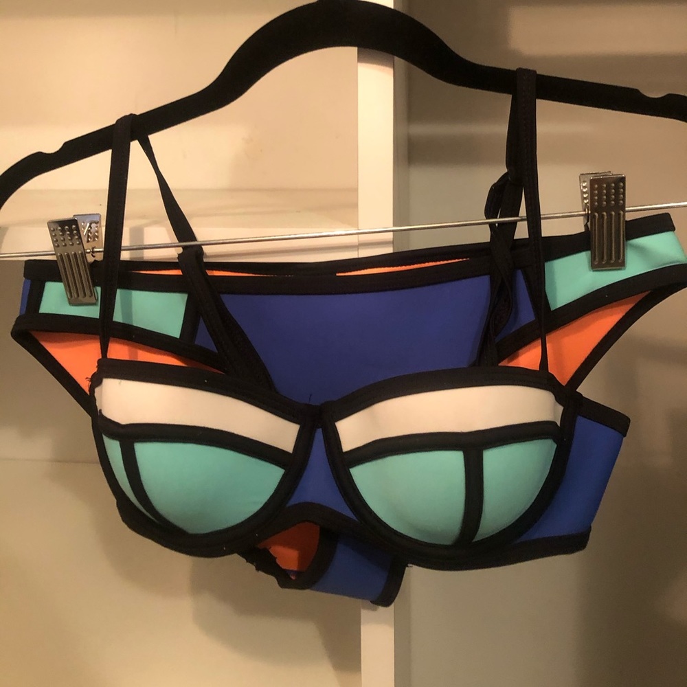 Triangle bathing suit - Picture 4 of 5